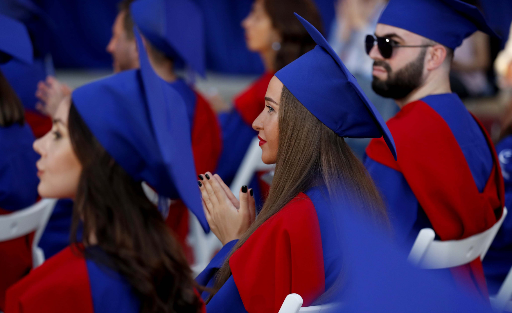  კურსდამთავრებულთათვის დიპლომების გადაცემის ცერემონიალი