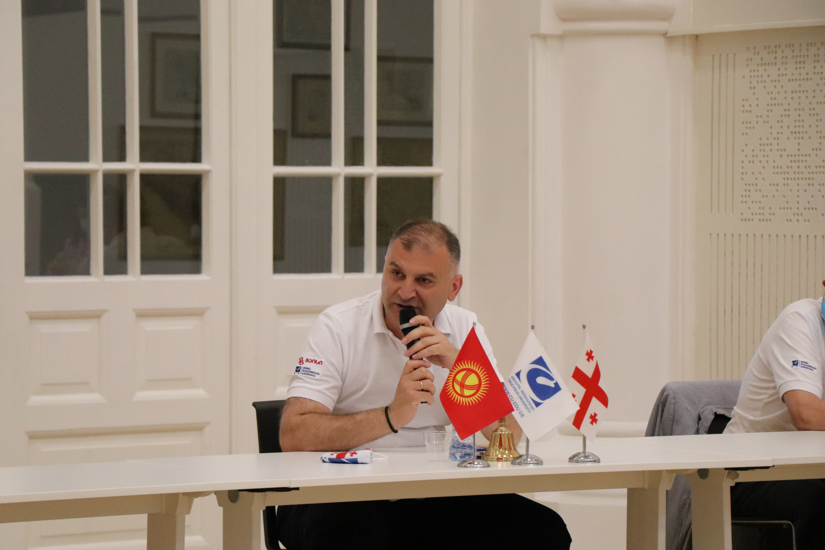  ყირგიზეთის დელეგაციის ვიზიტი კავკასიის უნივერსიტეტის კამპუსში