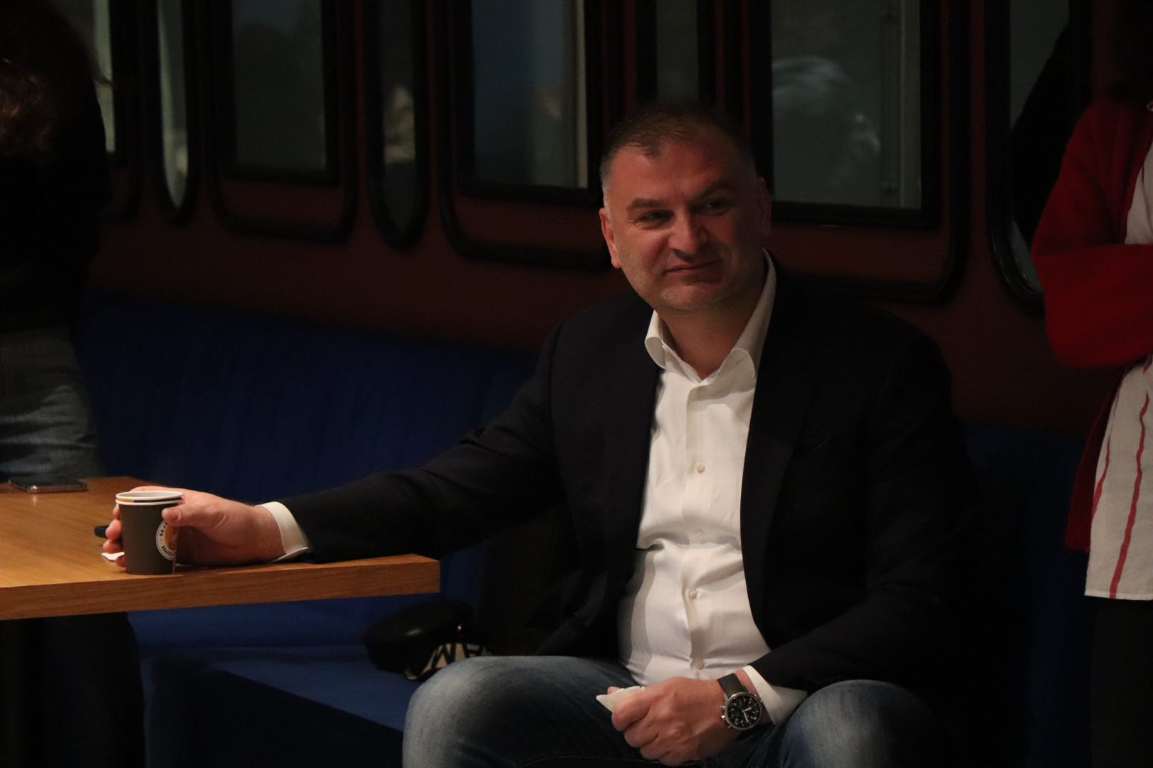 არაფორმალური შეხვედრა კავკასიის უნივერსიტეტის პრეზიდენტთან