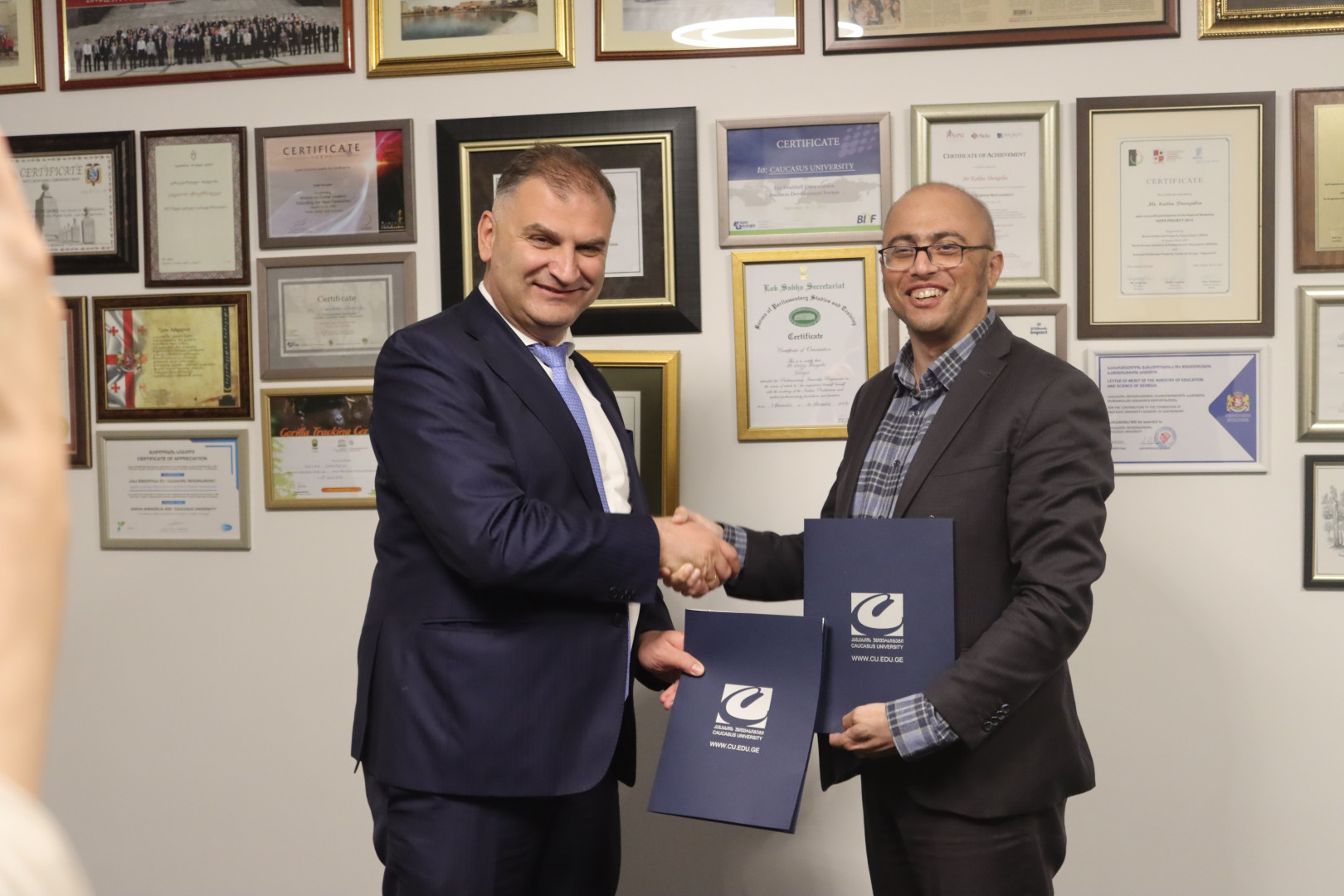 სპარსულენოვანი ტრენინგების სერტიფიკატების გადაცემის მეხუთე ღონისძიება
