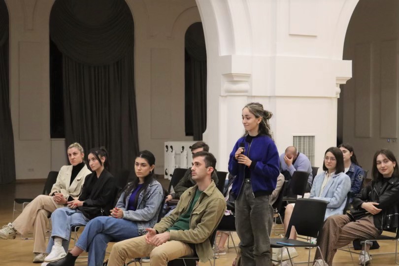 პროექტი „ასწავლე საქართველოსთვის“ 