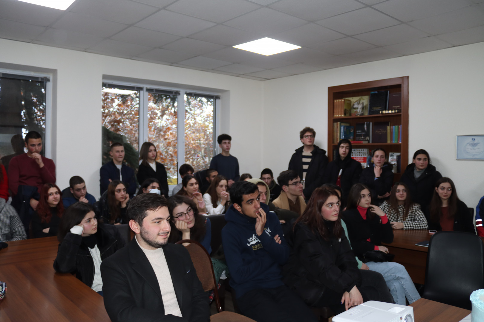 კავკასიის უნივერსიტეტის წარმომადგენლების ვიზიტი სასწავლო ცენტრ „სპექტრში“