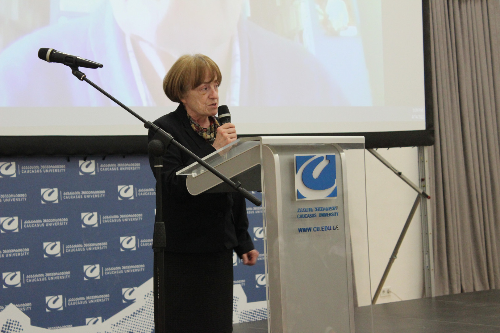 ქართული ანბანის დღე კავკასიის უნივერსიტეტში