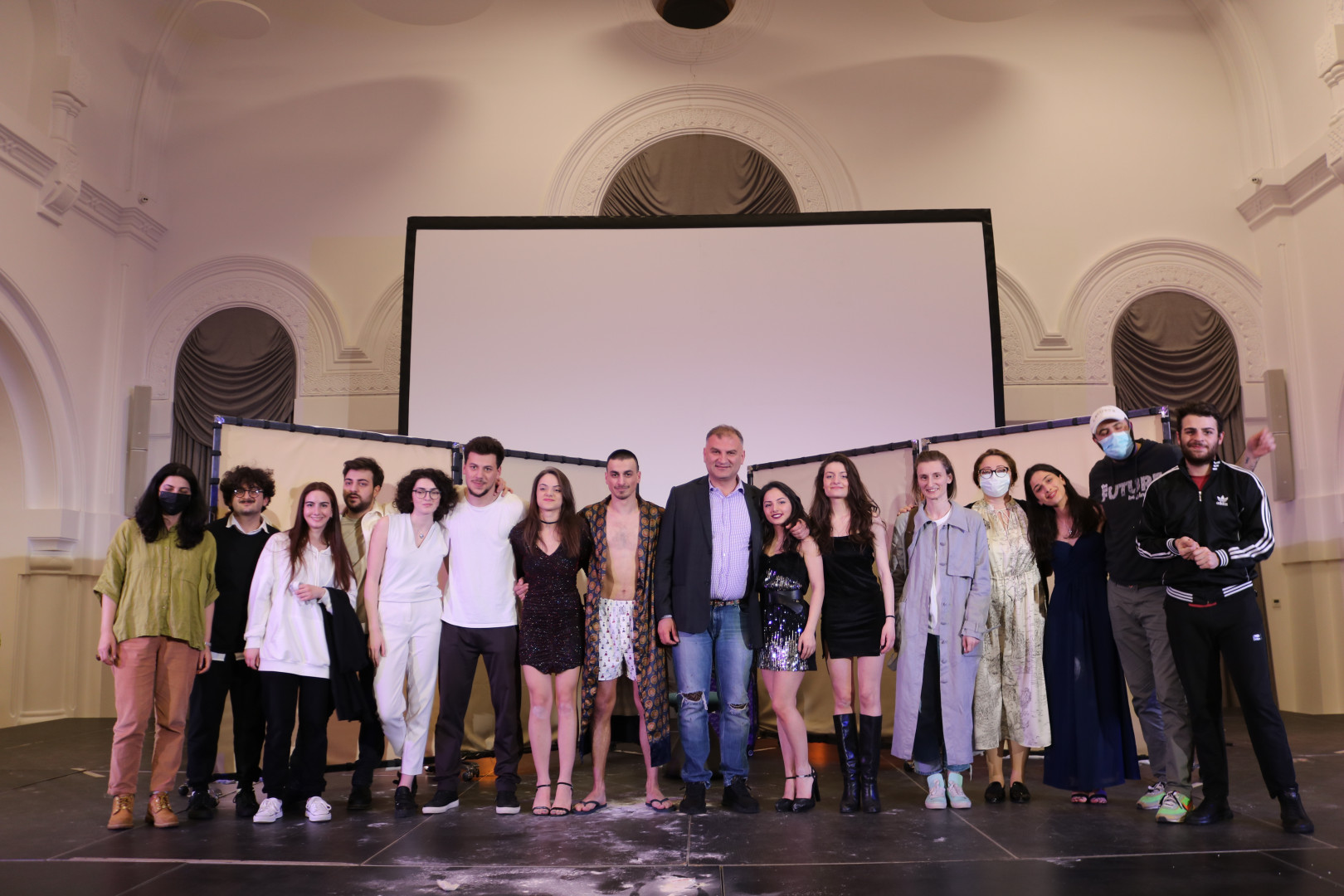 CU დასის სპექტაკლი „მოგესალმებით საქართველოში“