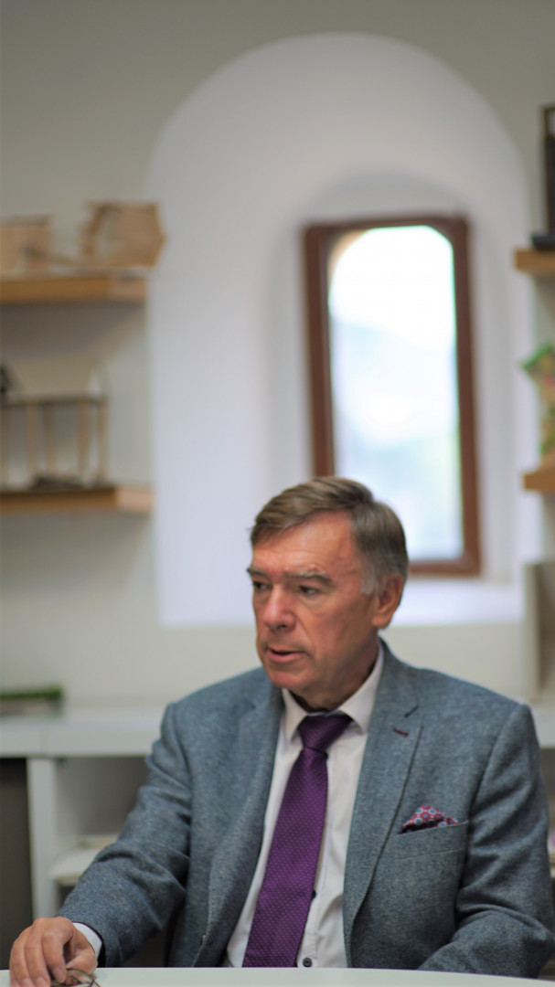 ვარშავის ეკოლიგიისა და მენეჯმენტის უნივერსიტეტის წარმომადგენლის ვიზიტი კავკასიის უნივერსიტეტში