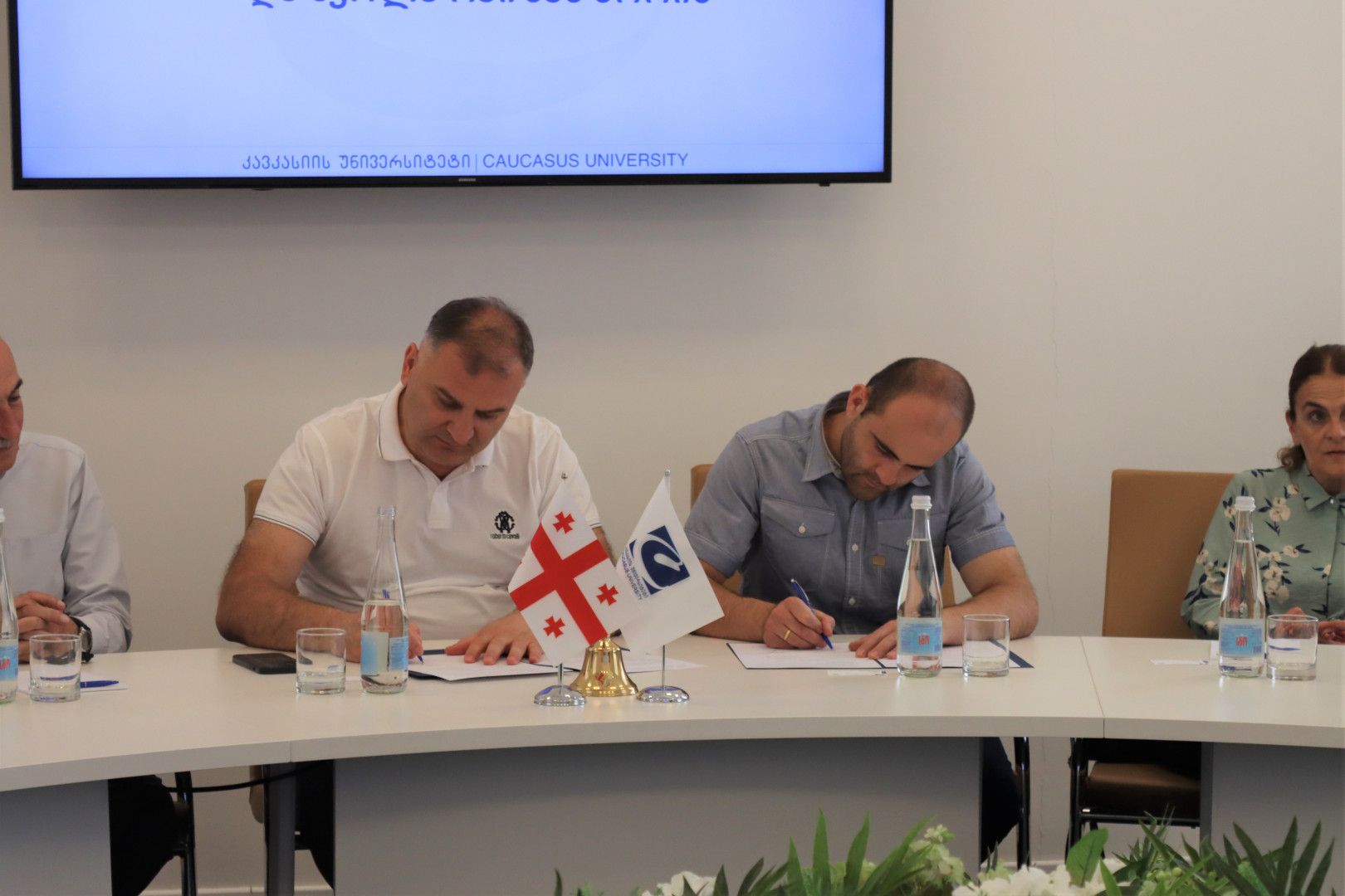 ურთიერთთანამშრომლობის მემორანდუმი სკოლა ოპიზასთან 