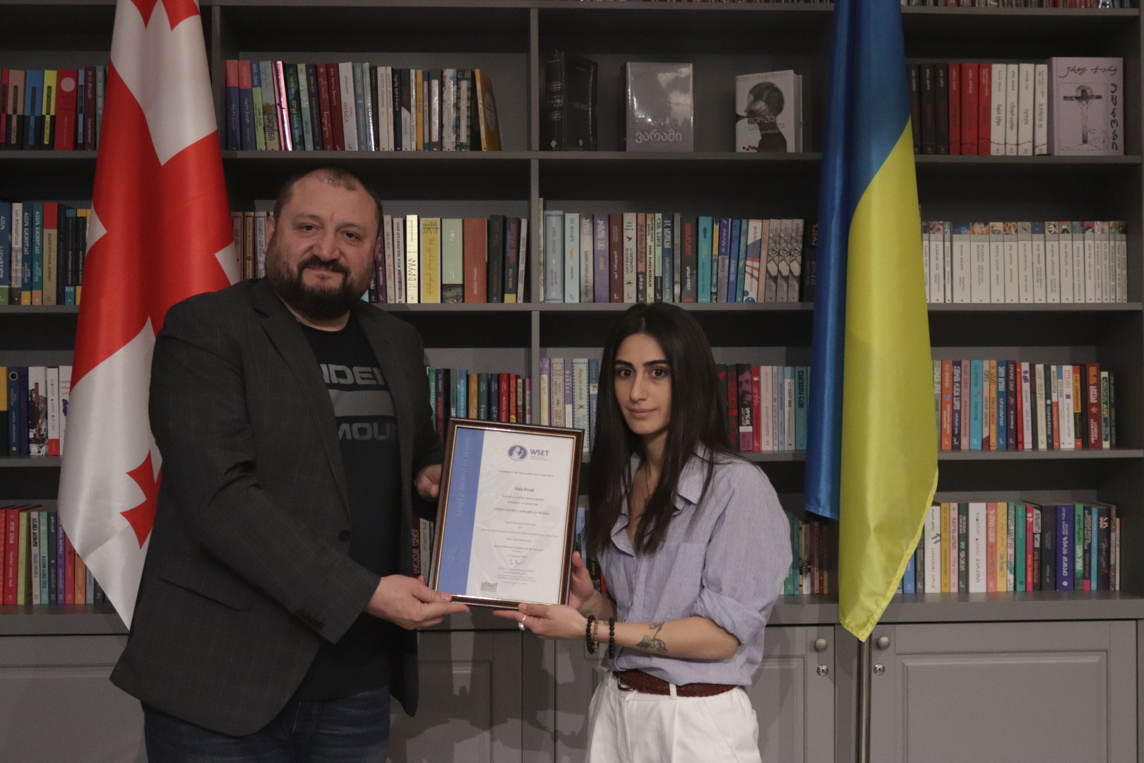 ხეცურიანის სომელიეს და ღვინის სკოლა  კავკასიის უნივერსიტეტის პროგრამა - WSET level 2-ის მონაწილეების სერტიფიცირება  