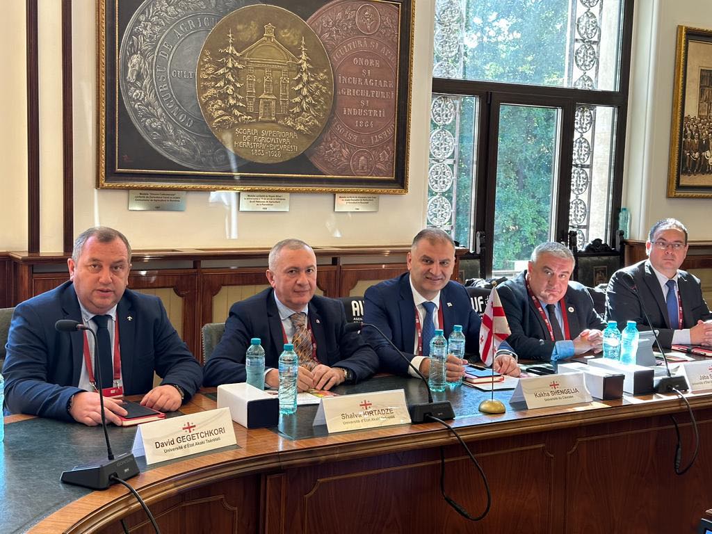 კავკასიის უნივერსიტეტის პრეზიდენტი ბუქარესტში გამართულ ფრანკოფონ რექტორთა კონფერენციაში მონაწილეობდა