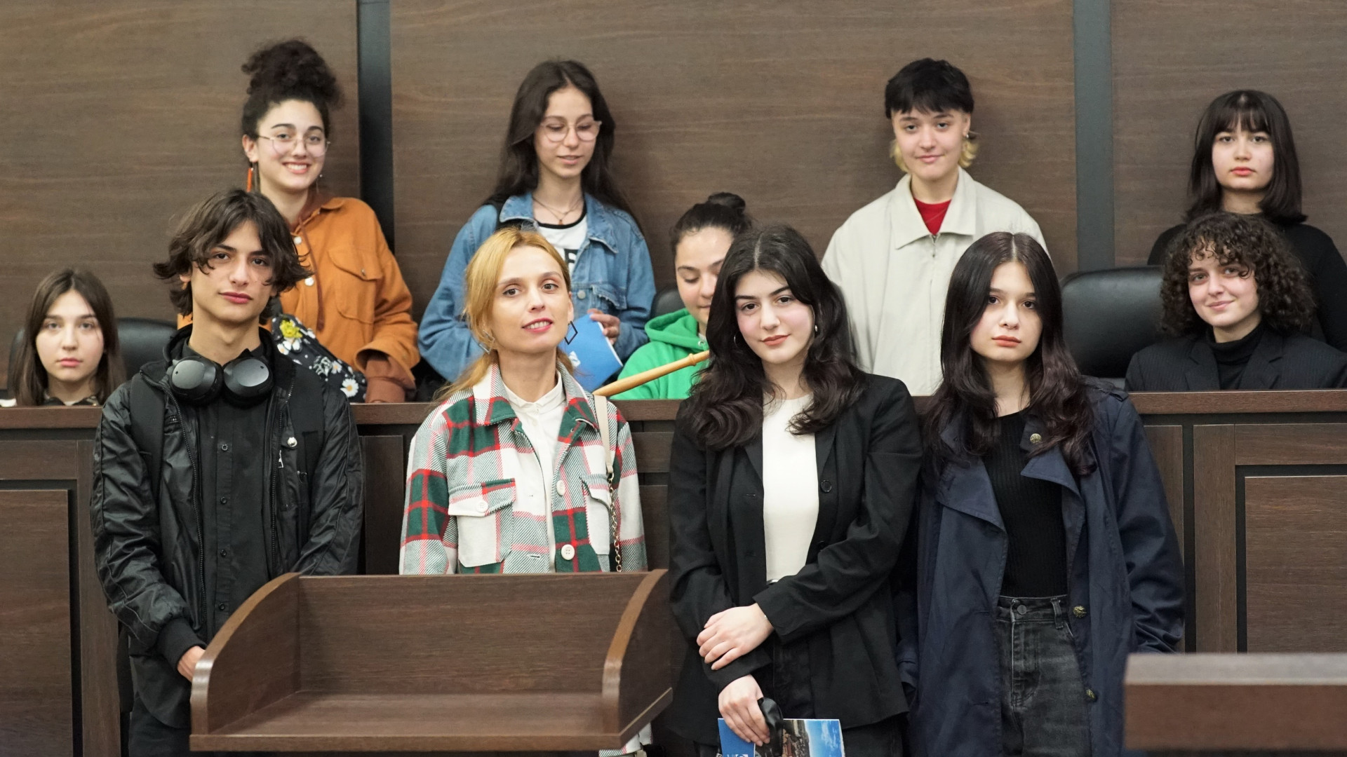 თბილისის 77-ე სკოლის ვიზიტი კავკასიის უნივერსიტეტში