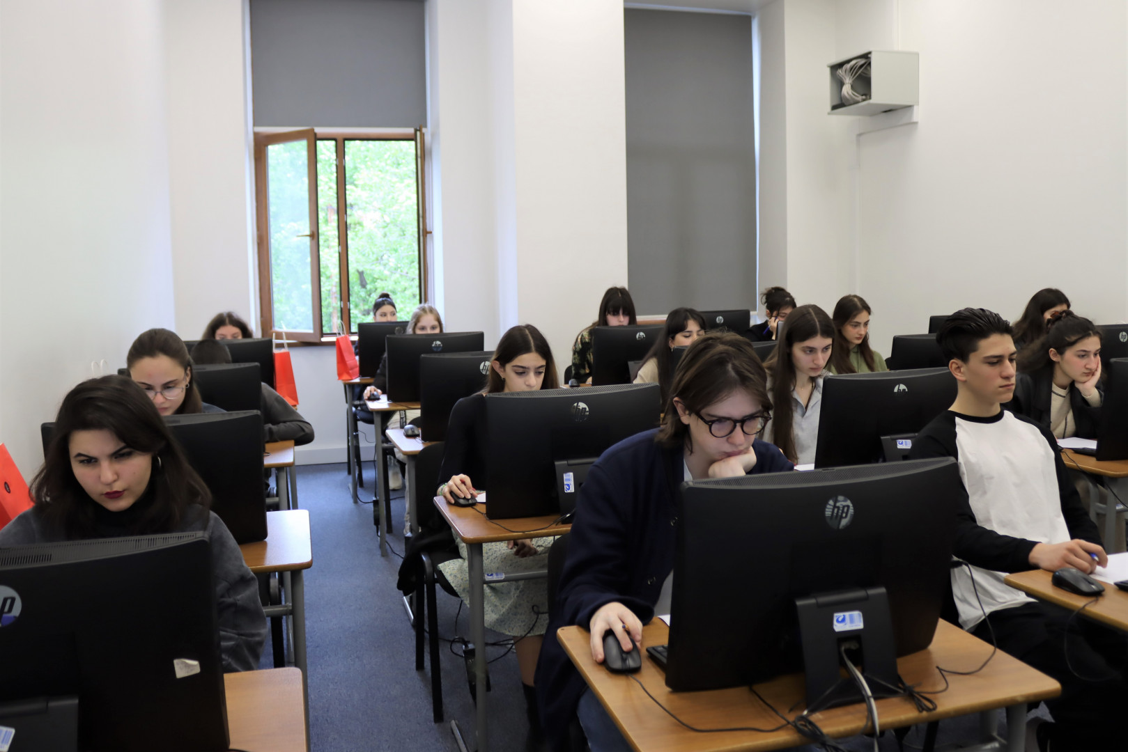 კავკასიის უნივერსიტეტმა „ისტორიის ცენტრი აბიტურიენტებისთვის - იცას“ ისტორიის ოლიმპიადას უმასპინძლა 