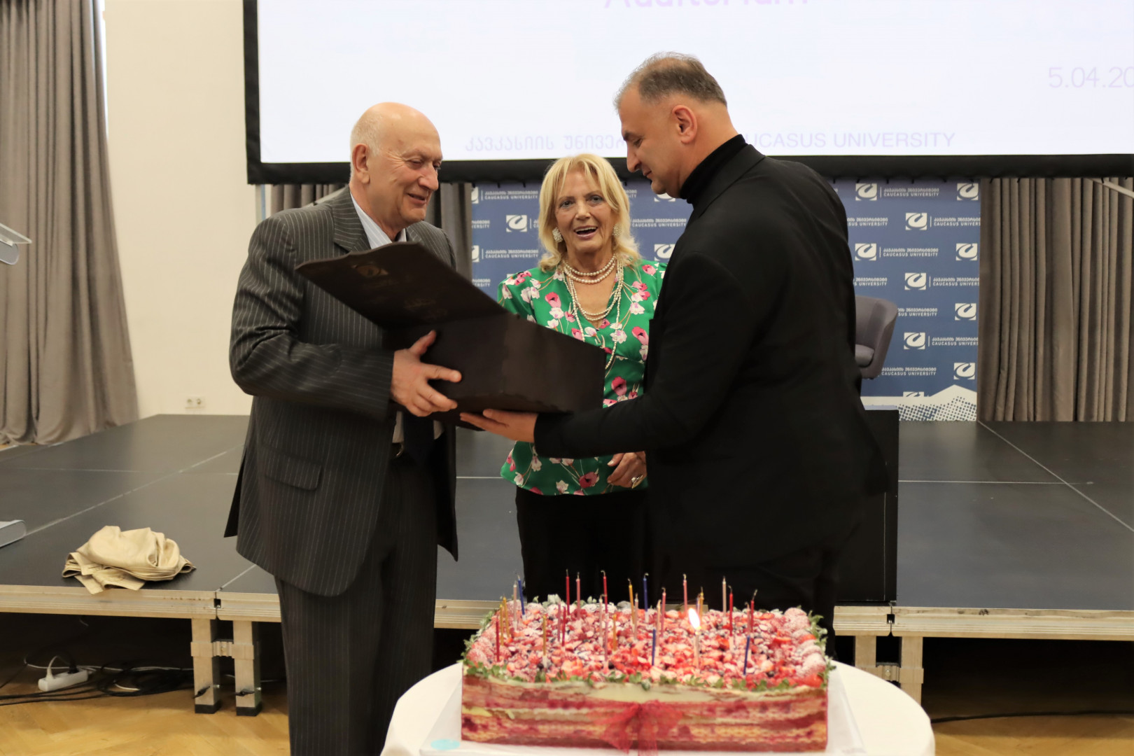 პროფესორ გურამ ლეჟავას სახელობის აუდიტორიის გახსნა