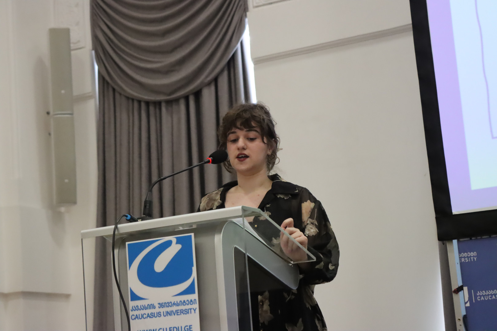 ტურიზმის სკოლის საბაკალავრო ნაშრომების დაცვა