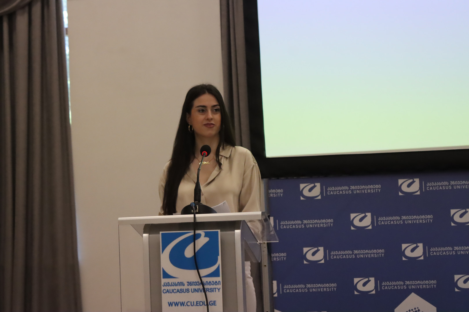 ტურიზმის სკოლის საბაკალავრო ნაშრომების დაცვა