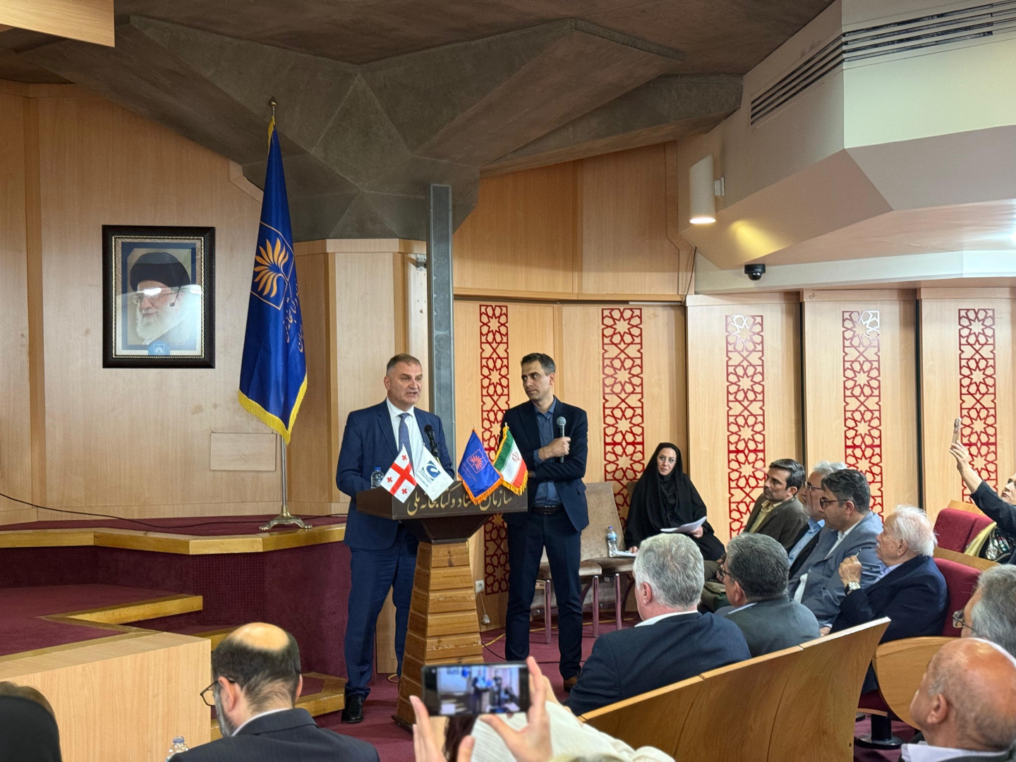 CU-ის პრეზიდენტის, კახა შენგელიას, წიგნის „საქართველოს ისტორიის“ პრეზენტაცია ირანში