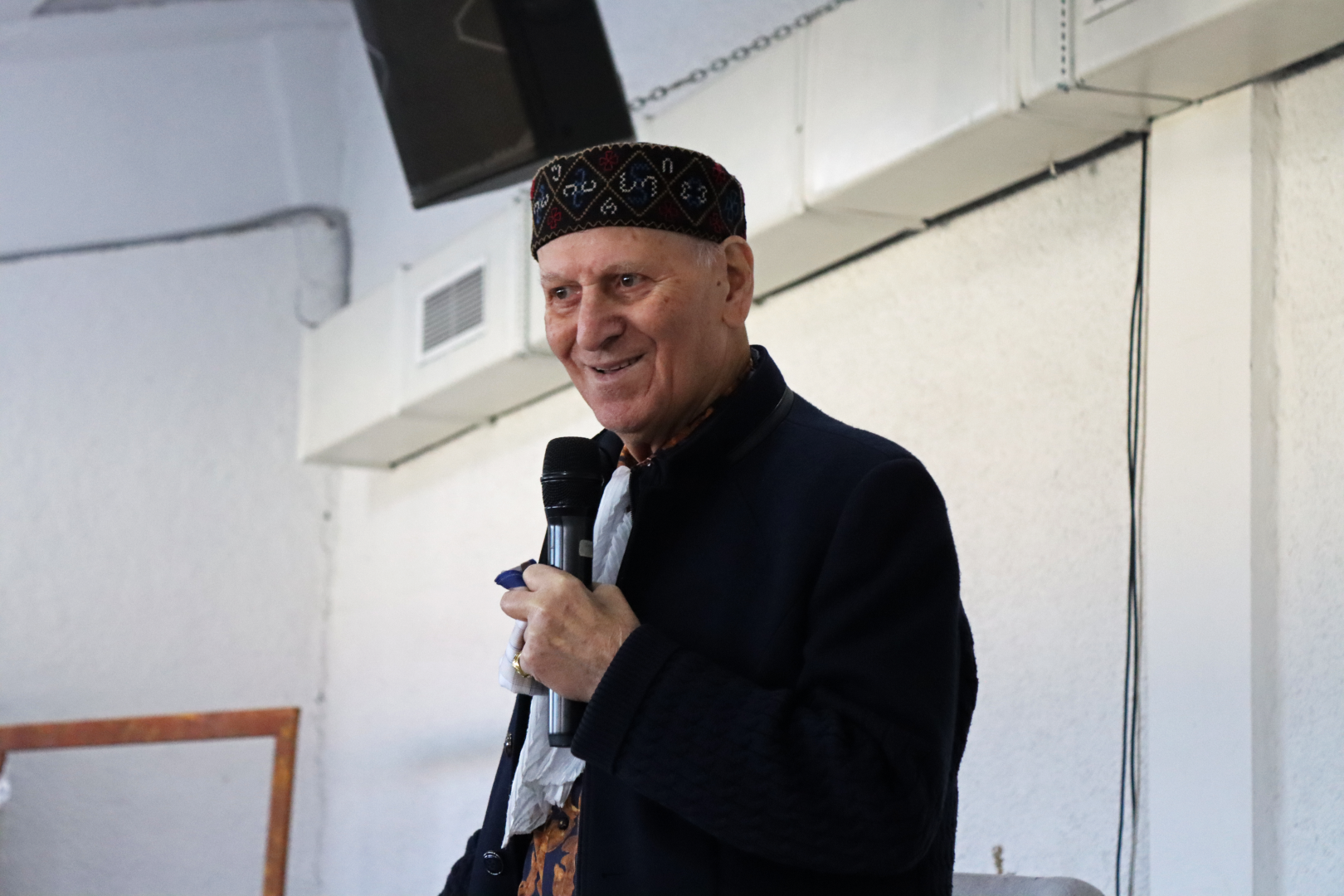 კავკასიის განათლების სკოლის სტუდენტები ამონაშვილის აკადემიას ესტუმრნენ