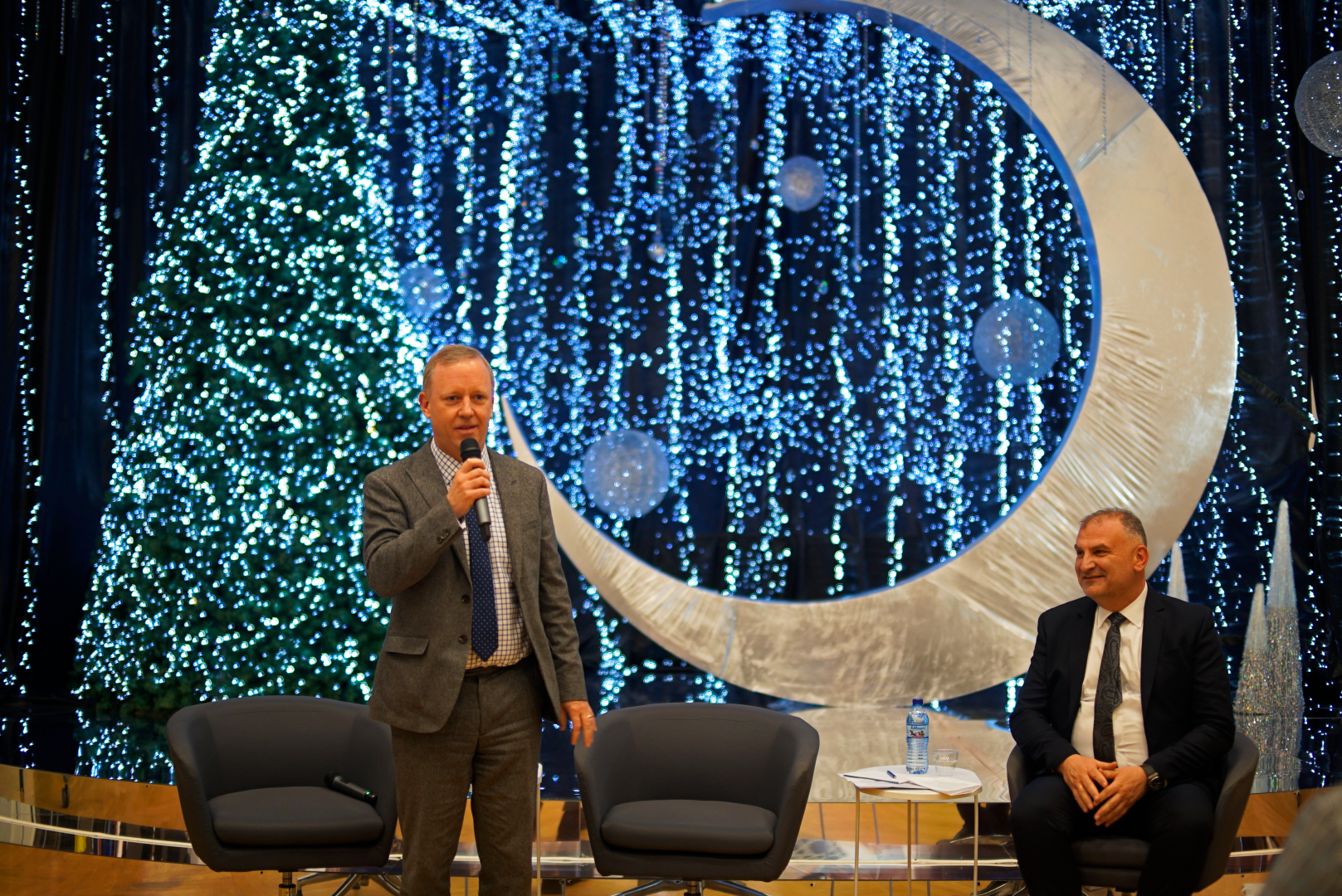 ბრიტანეთის ელჩის ვიზიტი კავკასიის უნივერსიტეტში