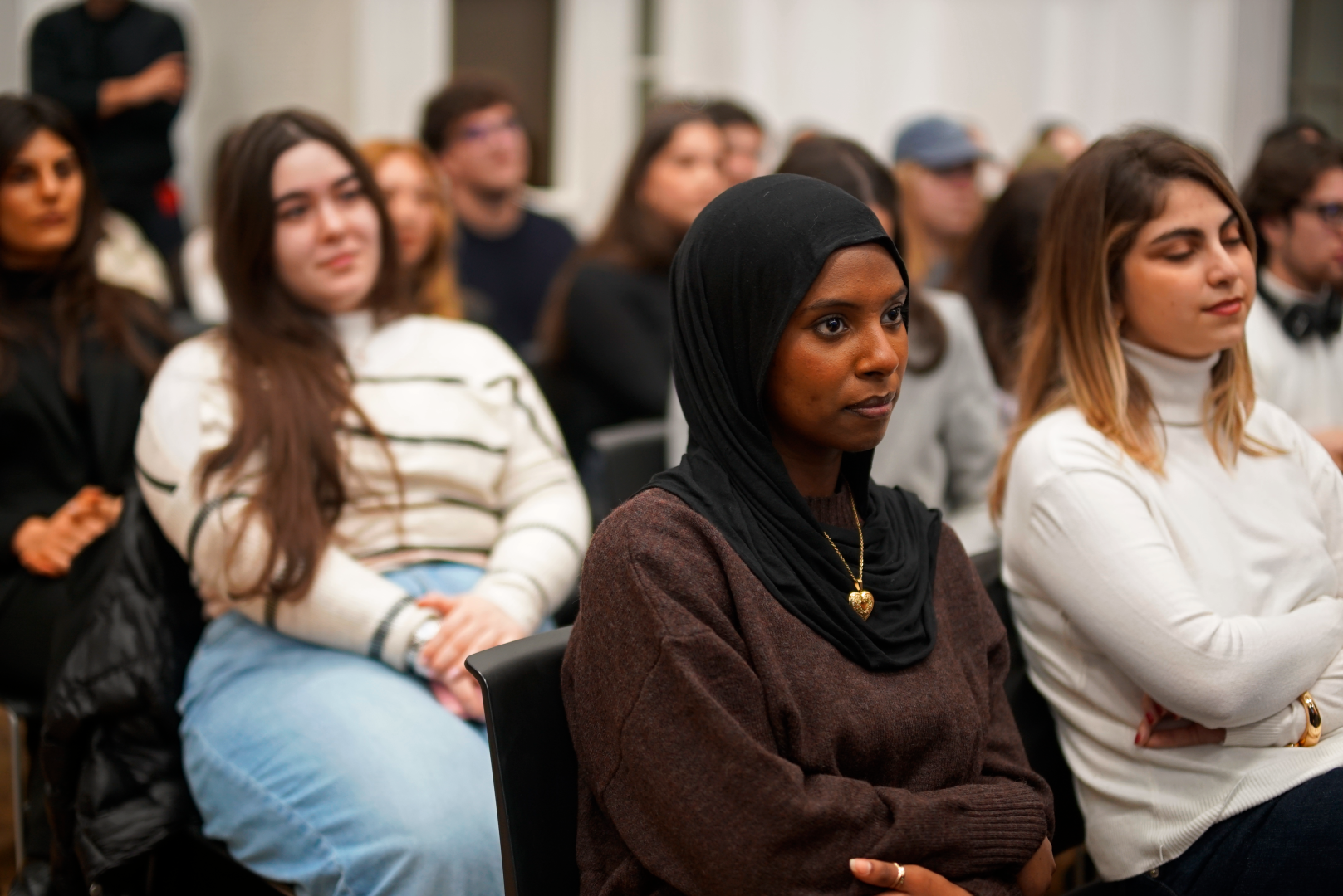 ბრიტანეთის ელჩის ვიზიტი კავკასიის უნივერსიტეტში