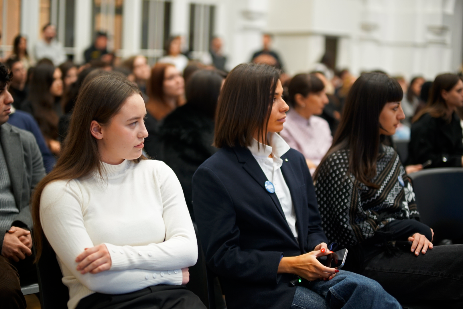 ბრიტანეთის ელჩის ვიზიტი კავკასიის უნივერსიტეტში