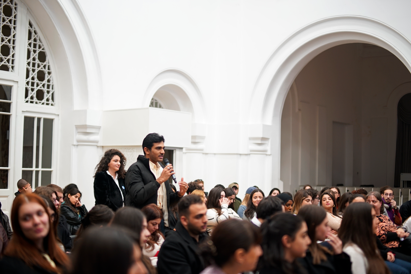 ბრიტანეთის ელჩის ვიზიტი კავკასიის უნივერსიტეტში