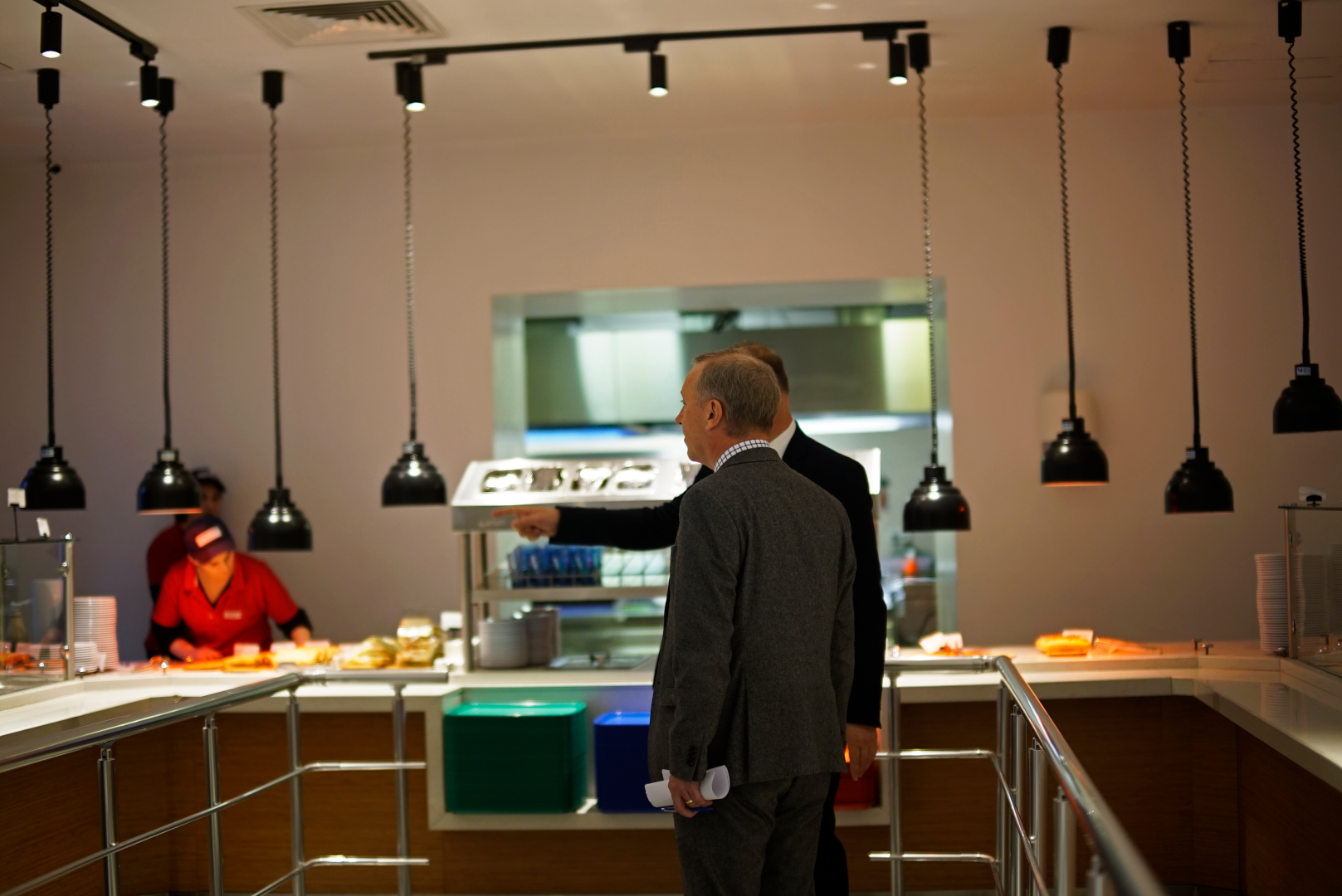 ბრიტანეთის ელჩის შეხვედრა კავკასიის უნივერსიტეტის პრეზიდენტთან 