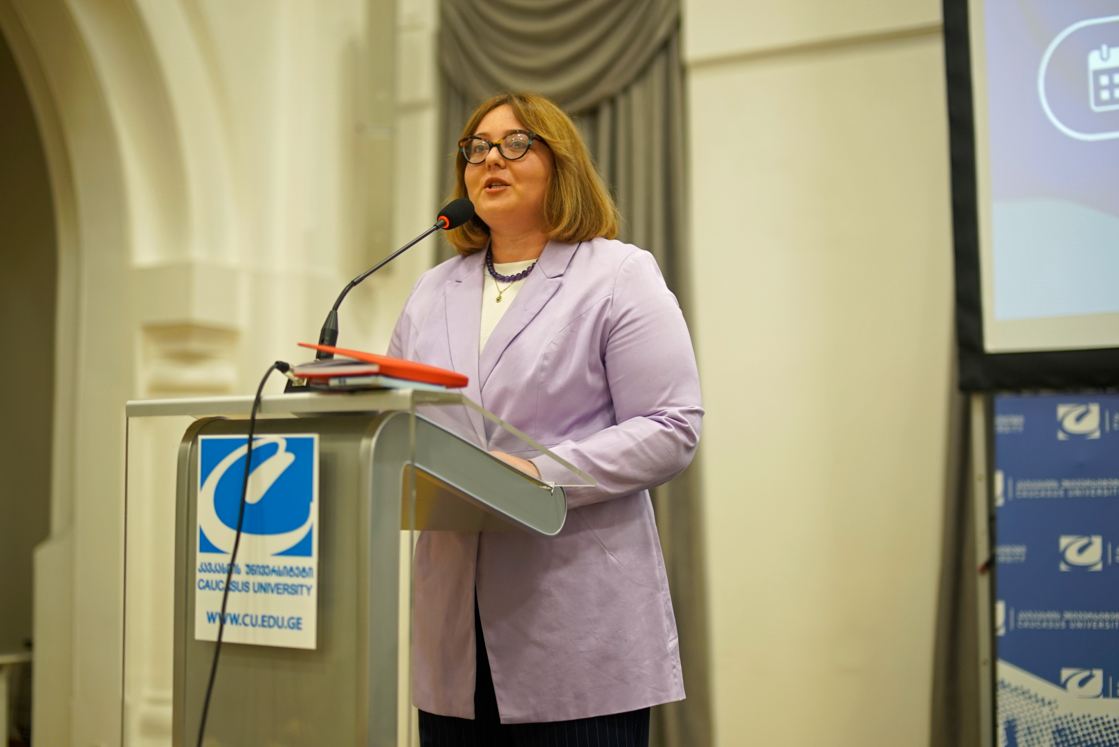 საფრანგეთის ელჩის ვიზიტი კავკასიის უნივერსიტეტში