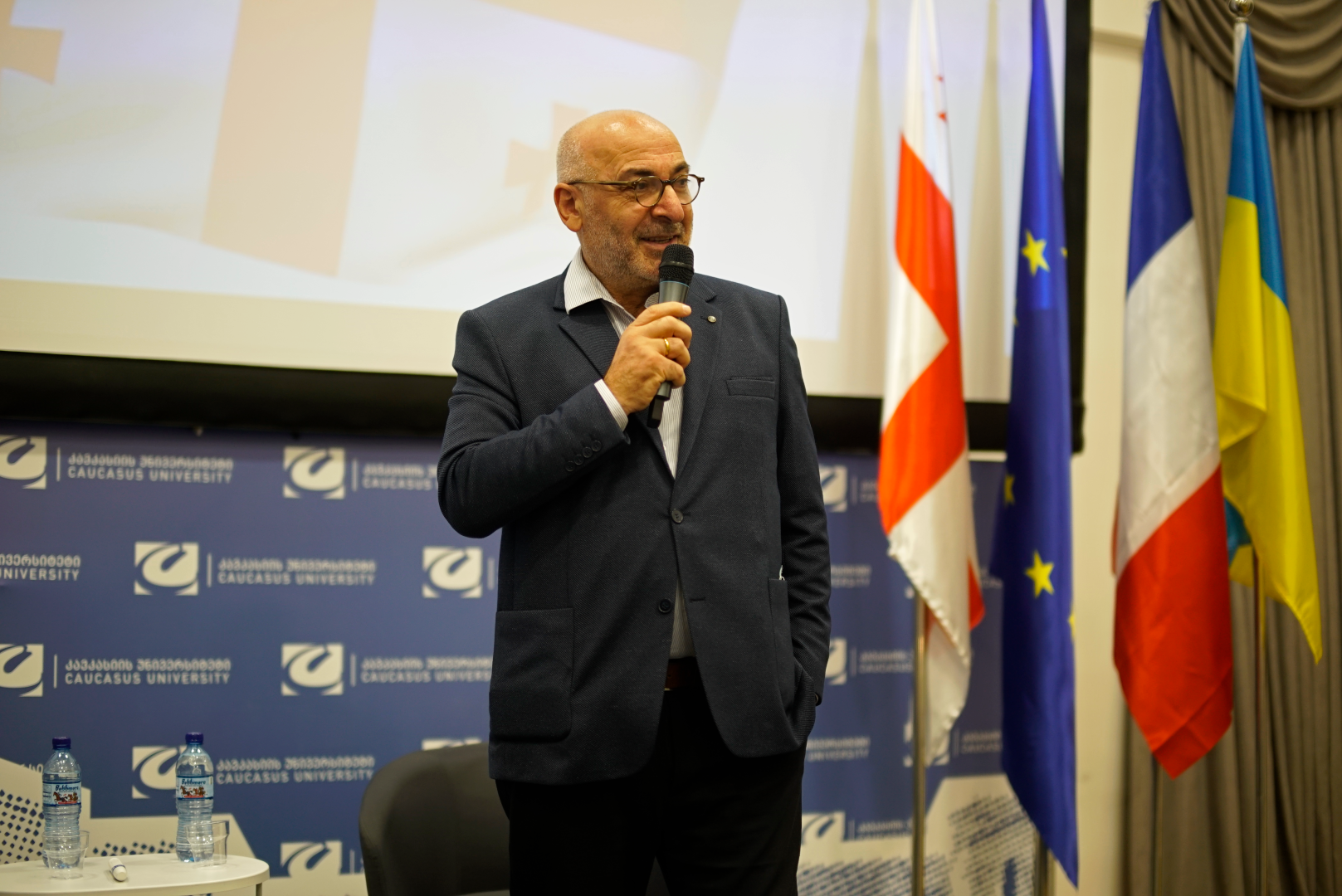 საფრანგეთის ელჩის ვიზიტი კავკასიის უნივერსიტეტში