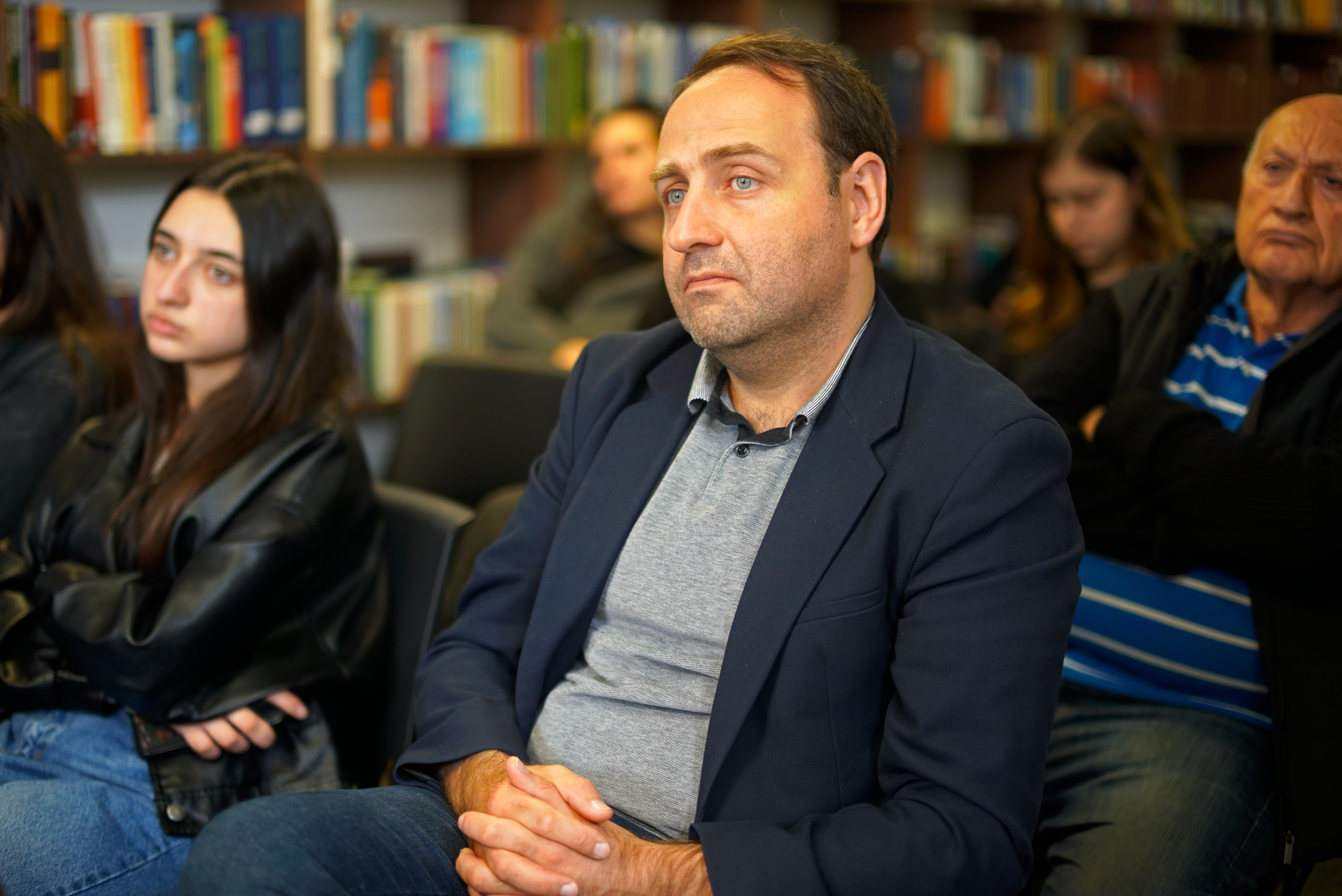სომხეთის რესპუბლიკის მეცნიერებათა ეროვნული აკადემიის მკვლევარი კავკასიის უნივერსიტეტში