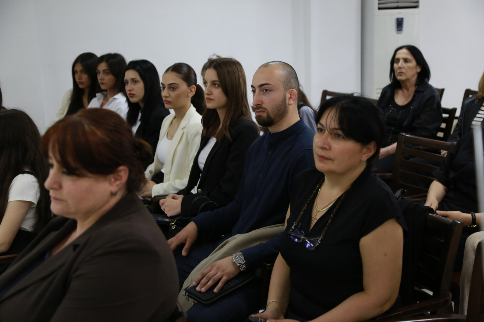 „დროის კარნახით: ახალგაზრდები მუზეუმებში“