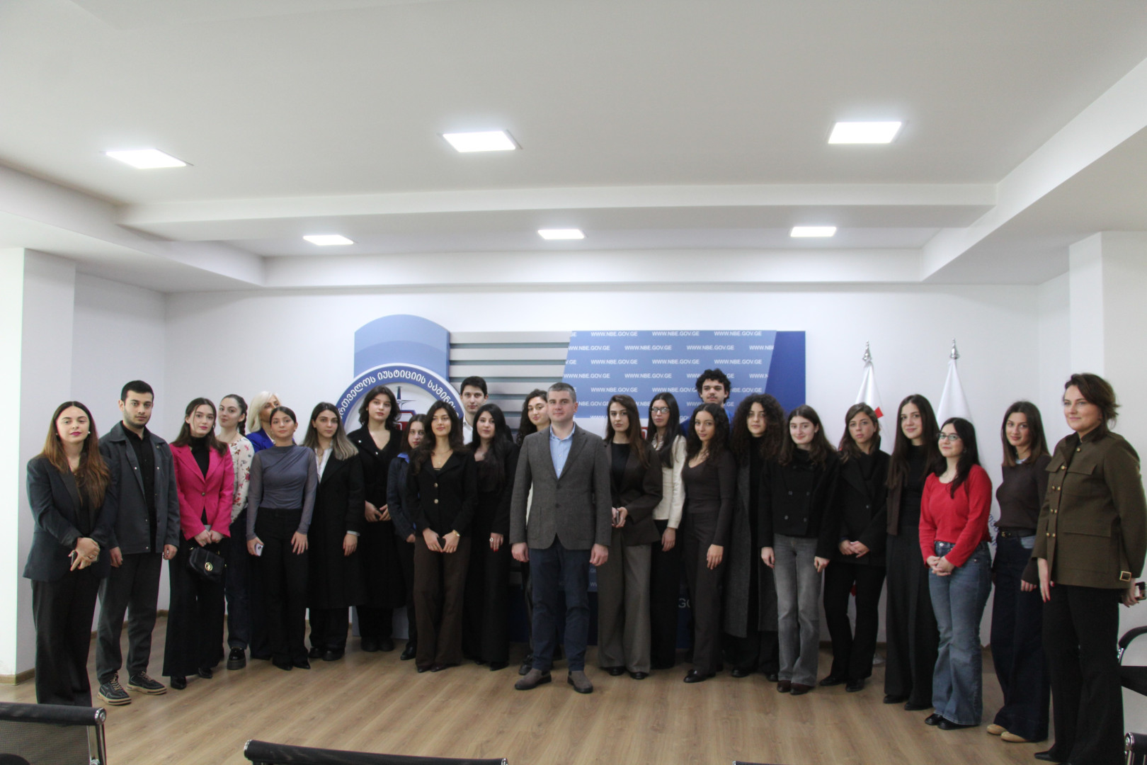 აღსრულების ეროვნული ბიუროს წარმომადგენლები კავკასიის უნივერსიტეტის სტუდენტებს შეხვდნენ