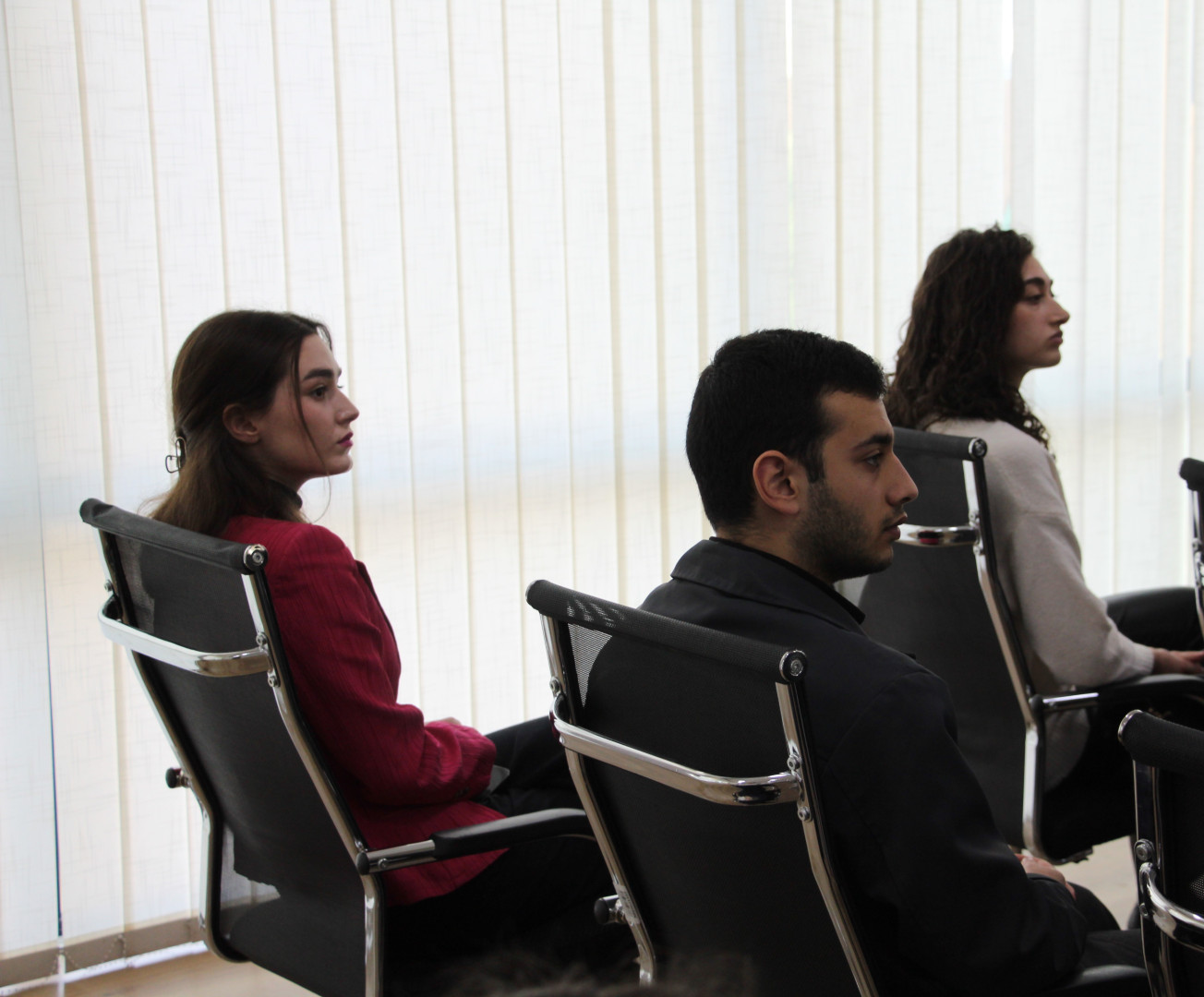 აღსრულების ეროვნული ბიუროს წარმომადგენლები კავკასიის უნივერსიტეტის სტუდენტებს შეხვდნენ