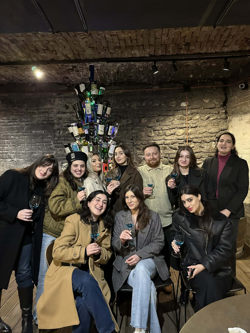 ტურიზმის სკოლის სტუდენტების საგანმანათლებლო ვიზიტი თბილისის ღვინის მუზეუმში
