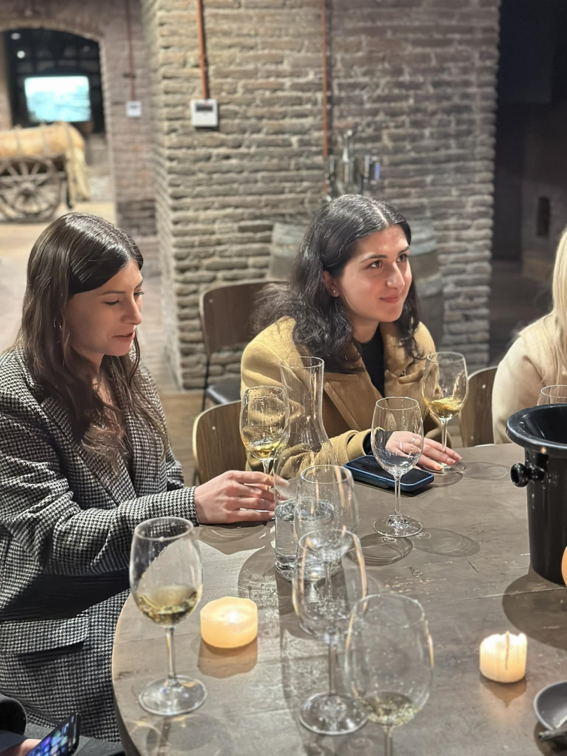 ტურიზმის სკოლის სტუდენტების საგანმანათლებლო ვიზიტი თბილისის ღვინის მუზეუმში