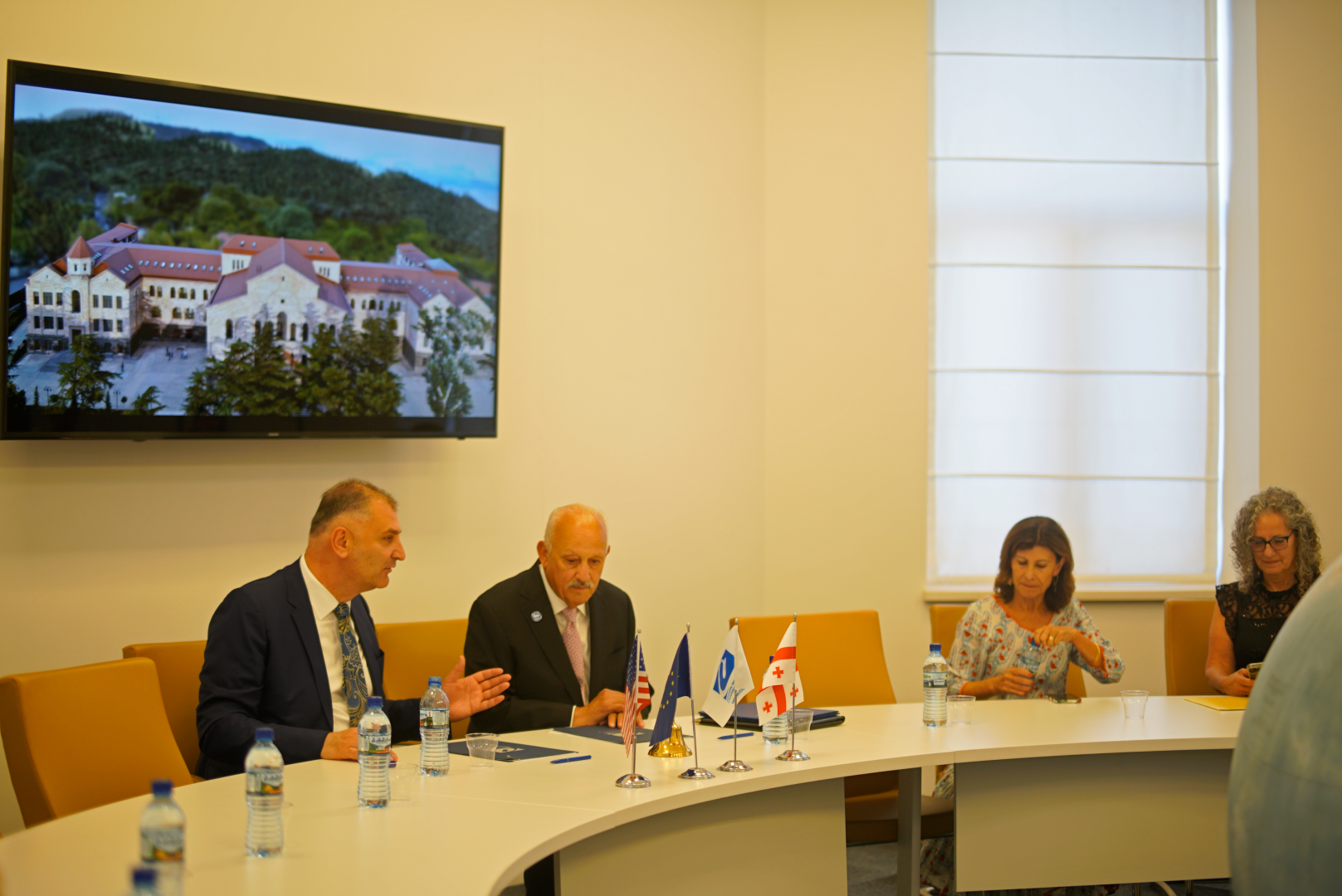 თანამშრომლობის გაღრმავების ხელშეკრულება კალიფორნიის სახელმწიფო უნივერსიტეტთან (სან ბერნარდინო)