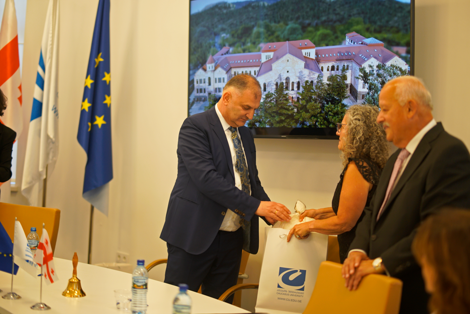 თანამშრომლობის გაღრმავების ხელშეკრულება კალიფორნიის სახელმწიფო უნივერსიტეტთან (სან ბერნარდინო)