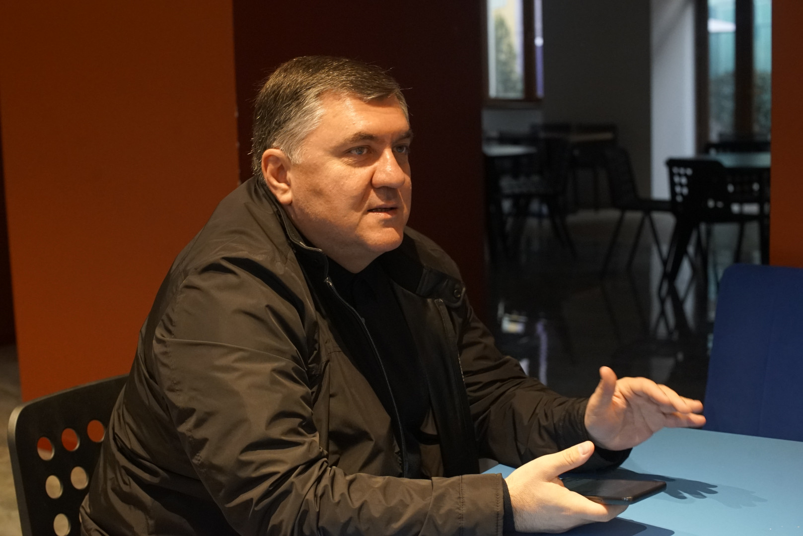 არაფორმალური შეხვედრა კავკასიის უნივერსიტეტის პრეზიდენტთან