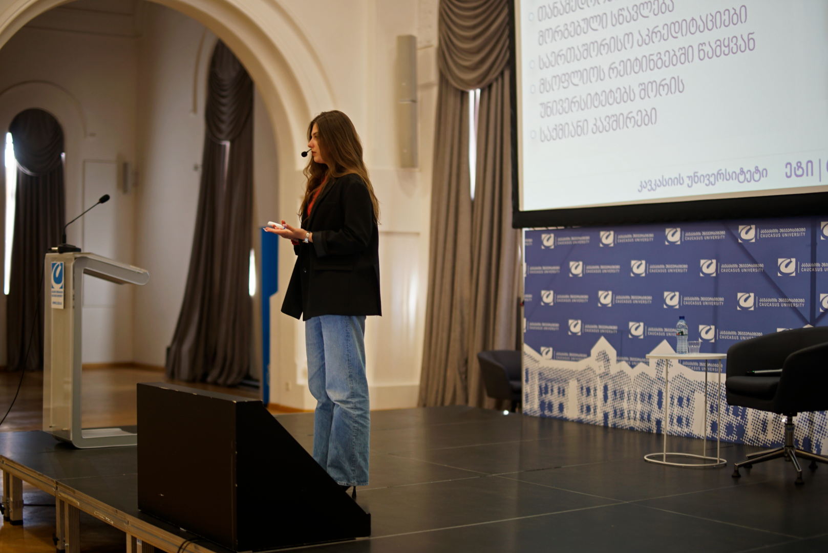 ხაშურის მუნიციპალიტეტის ახალგაზრდული საბჭოს მოხალისეების ვიზიტი კავკასიის უნივერსიტეტში