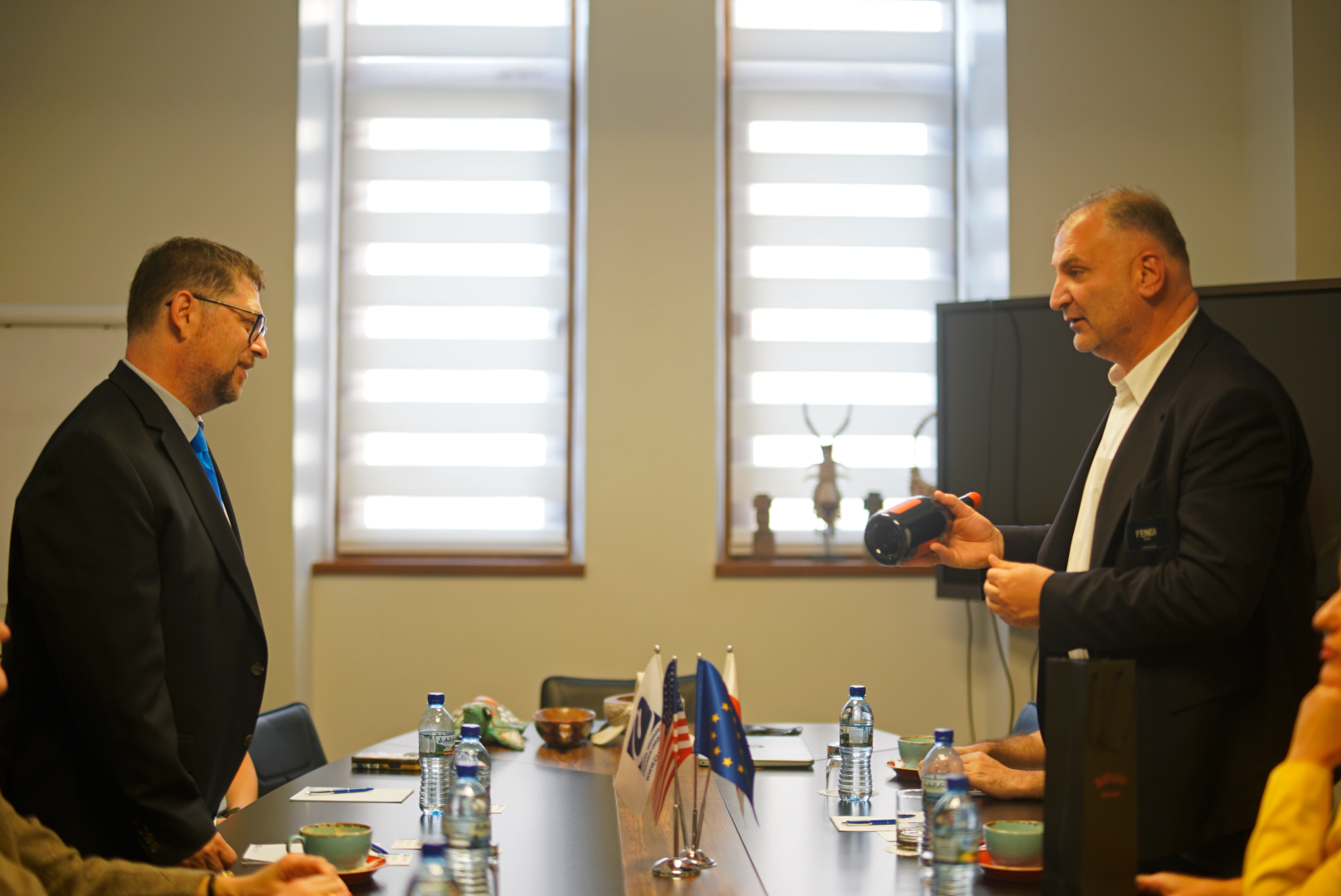 კავკასიის უნივერსიტეტის პრეზიდენტმა ამერიკის საელჩოს დელეგაციას უმასპინძლა