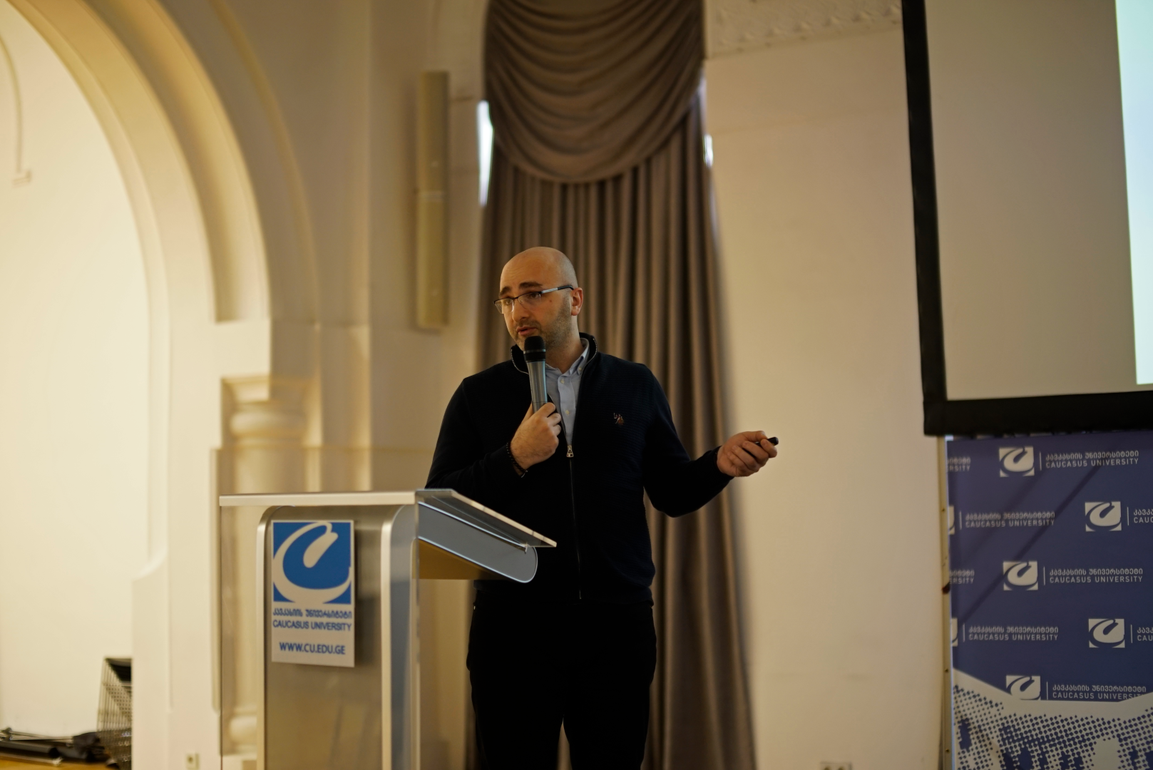 საჯარო ლექცია - &bdquo; თანამედროვე ონკოლოგიის საფუძვლები: მიზეზები, დიაგნოსტიკა და მკურნალობა&ldquo;