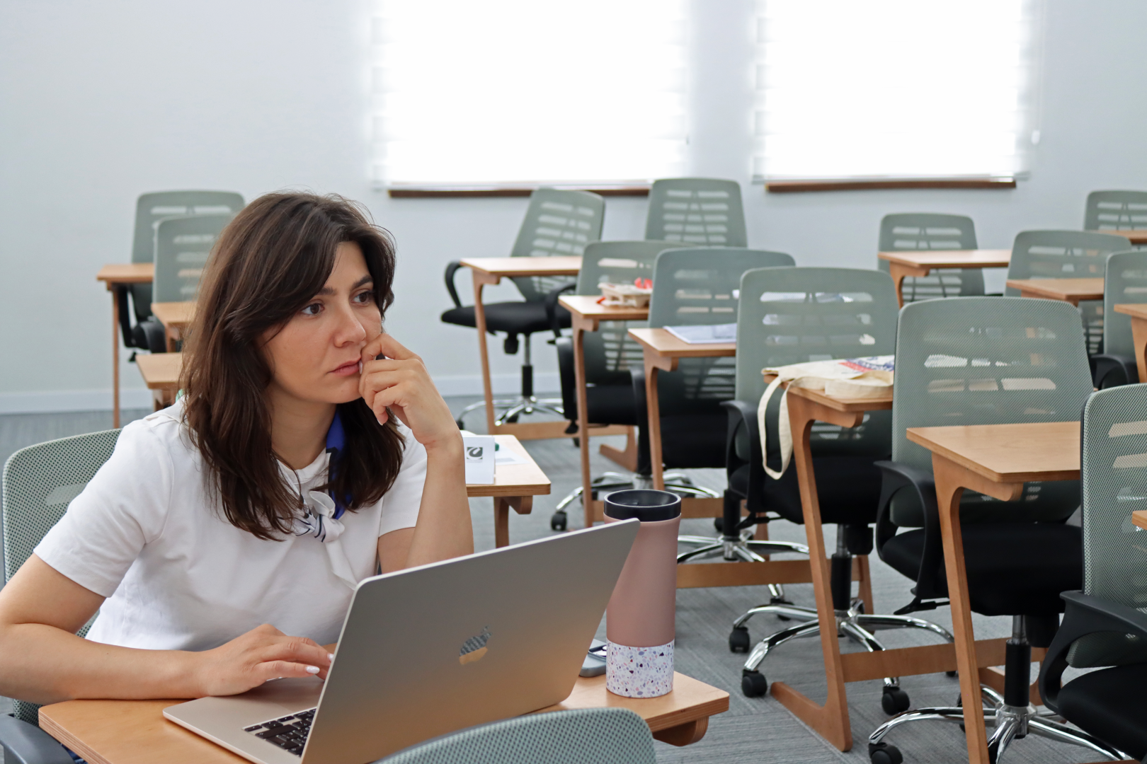 MBA და მენეჯმენტის პროგრამების სტუდენტების სამაგისტრო ნაშრომების დაცვა