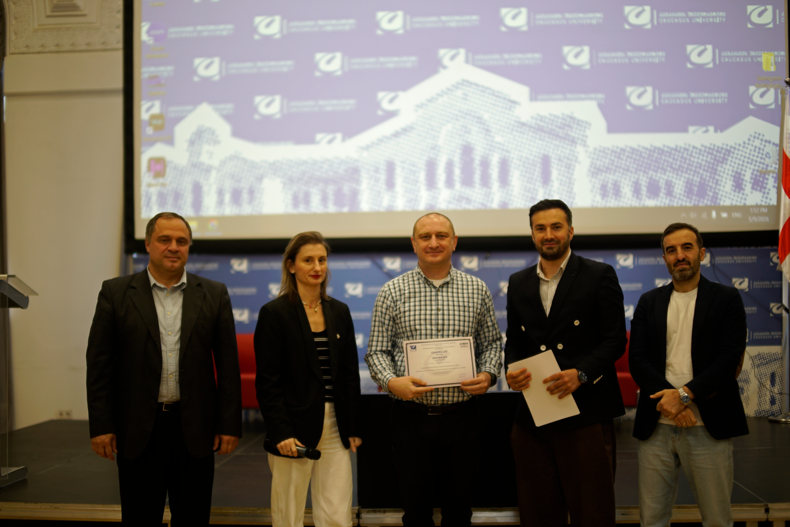 ბიზნესის სკოლის მე-8 სტუდენტური სასკოლო სამეცნიერო კონფერენცია სადოქტორო საფეხურის სტუდენტებისთვის