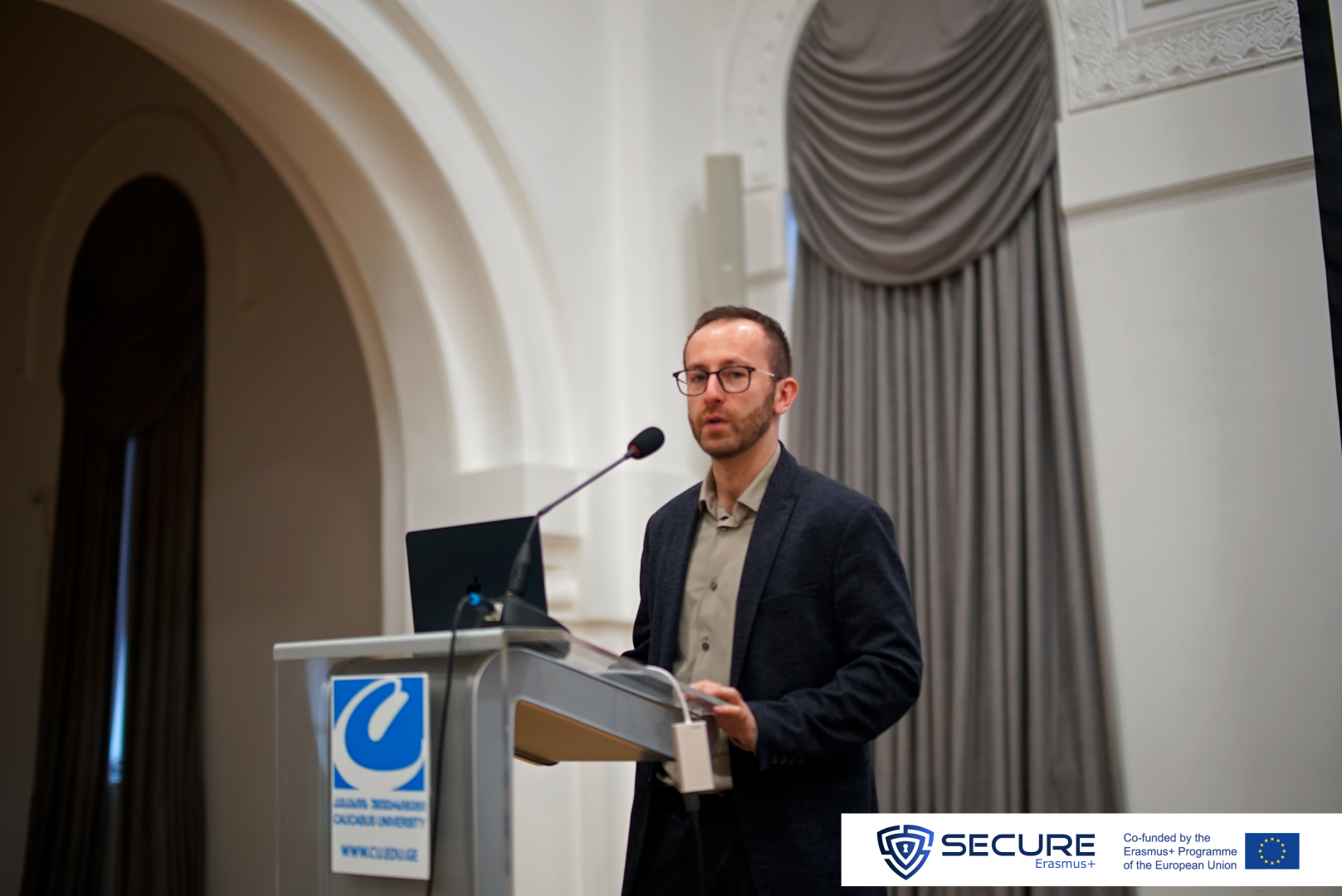 კვანტური ლაბორატორიის გახსნა კავკასიის უნივერსიტეტში