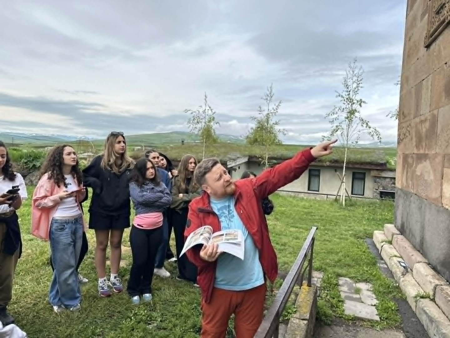 ტურიზმის სკოლის სტუდენტების სასწავლო ტური ისტორიულ მესხეთში