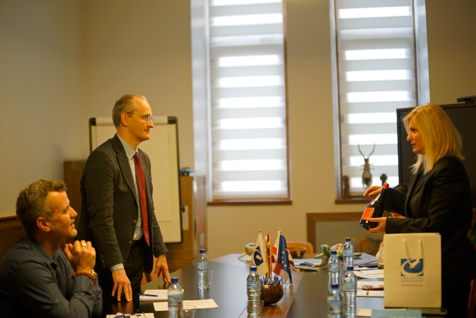 ესპანეთის საელჩოსა და სერვანტესის ინსტიტუტის წარმომადგენლების ვიზიტი კავკასიის უნივერსიტეტში