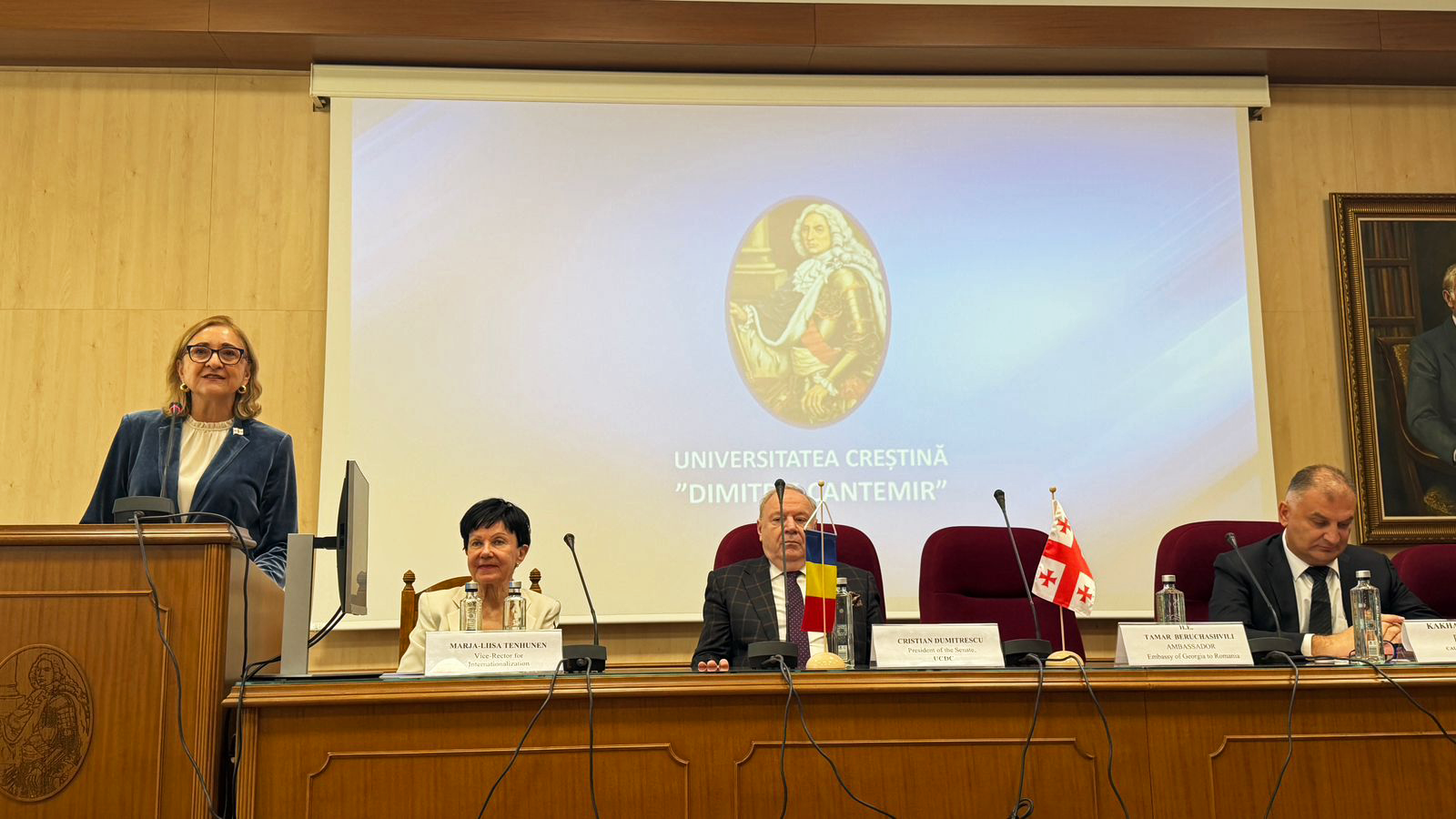 კავკასიის უნივერსიტეტის პრეზიდენტი ბუქარესტში დიმიტრი კანტემირის საპატიო მედლით დაჯილდოვდა