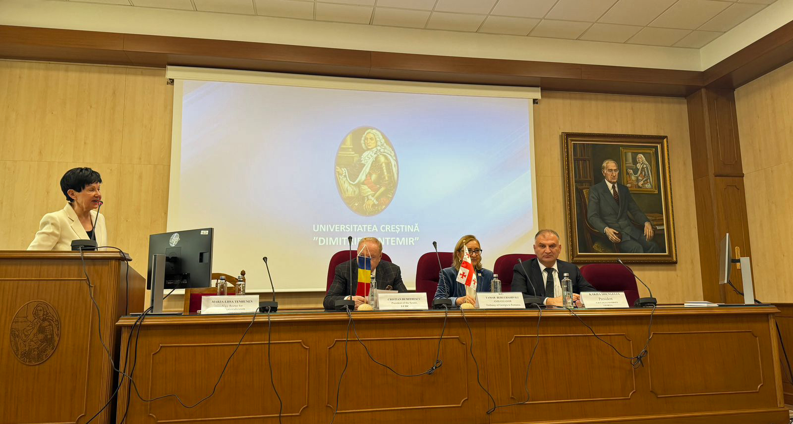 კავკასიის უნივერსიტეტის პრეზიდენტი ბუქარესტში დიმიტრი კანტემირის საპატიო მედლით დაჯილდოვდა