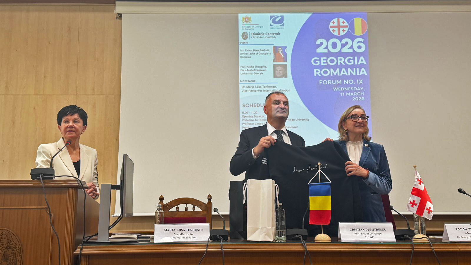 კავკასიის უნივერსიტეტის პრეზიდენტი ბუქარესტში დიმიტრი კანტემირის საპატიო მედლით დაჯილდოვდა