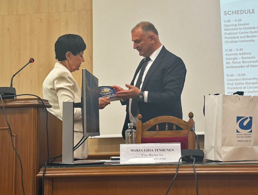 კავკასიის უნივერსიტეტის პრეზიდენტი ბუქარესტში დიმიტრი კანტემირის საპატიო მედლით დაჯილდოვდა