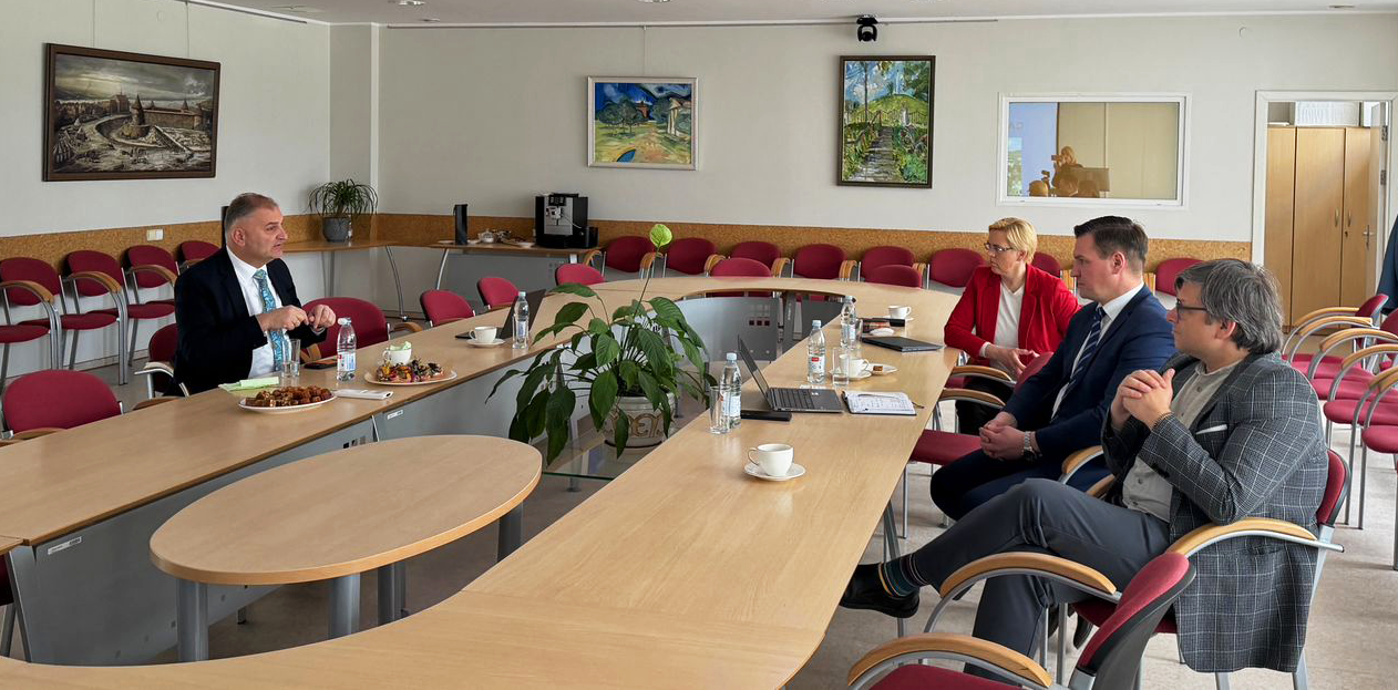 კავკასიის უნივერსიტეტის დელეგაციის ვიზიტი კაუნასის კოლეჯში