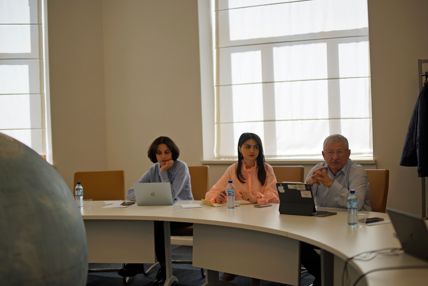 კავკასიის უნივერსიტეტმა სამუშაო ვიზიტით სომხეთის დელეგაციას უმასპინძლა