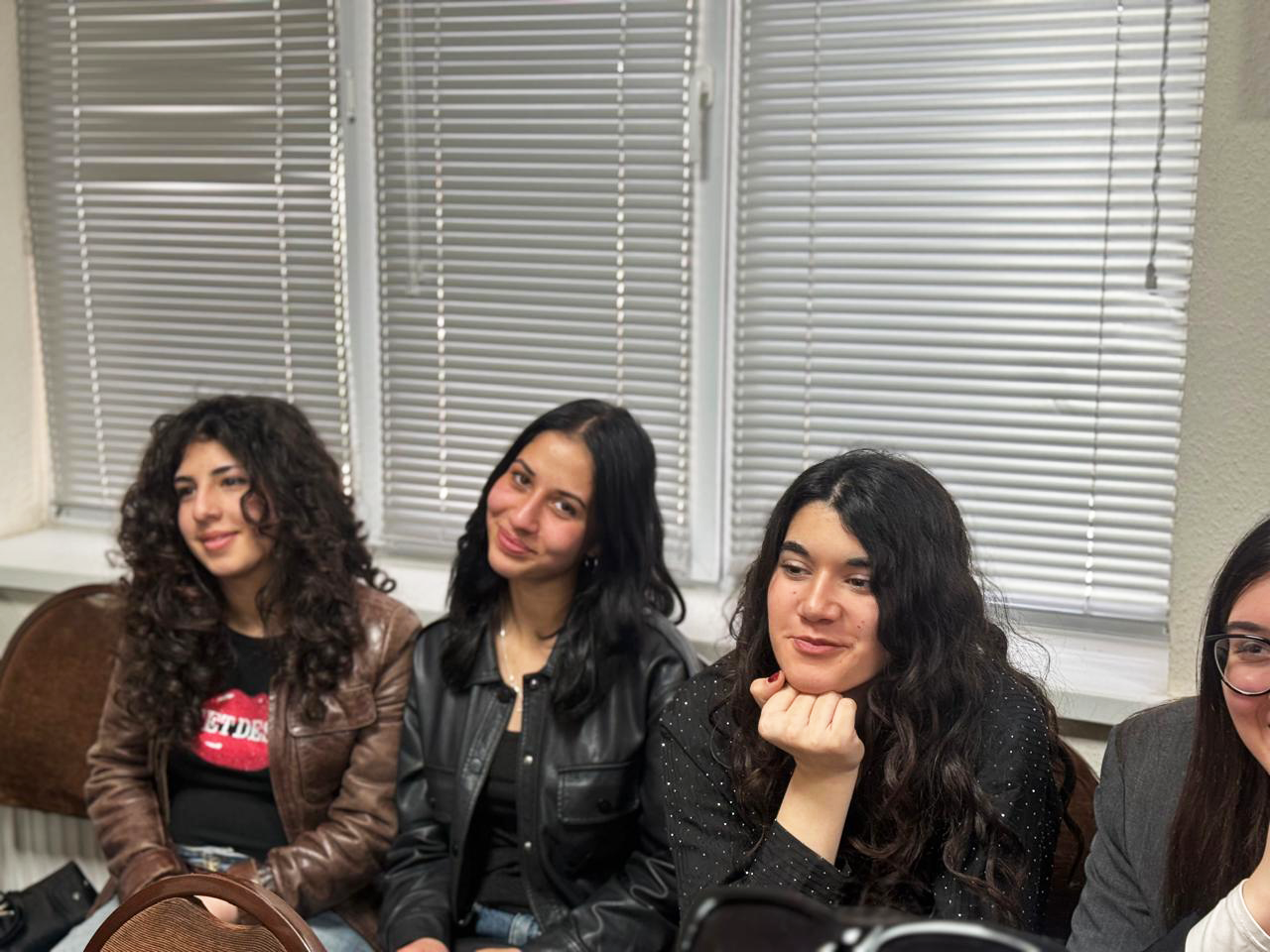 კავკასიის უნივერსიტეტის წარმომადგენლების ვიზიტი დედოფლისწყაროს სასწავლო ცენტრ "სპექტრში"